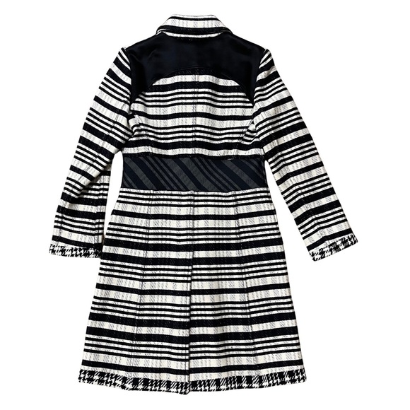 DKNY Wool Coat | size 4 - Picture 4 of 7